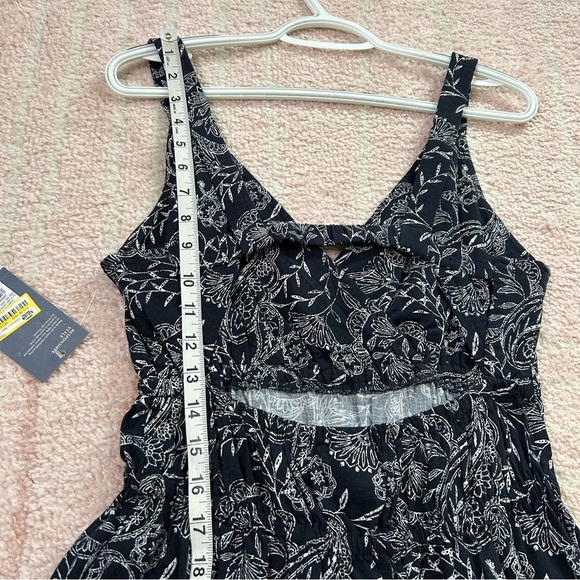 NWT Universal Thread Navy and White Floral Maxi Dress Size Small Cotton Blend - Picture 9 of 11